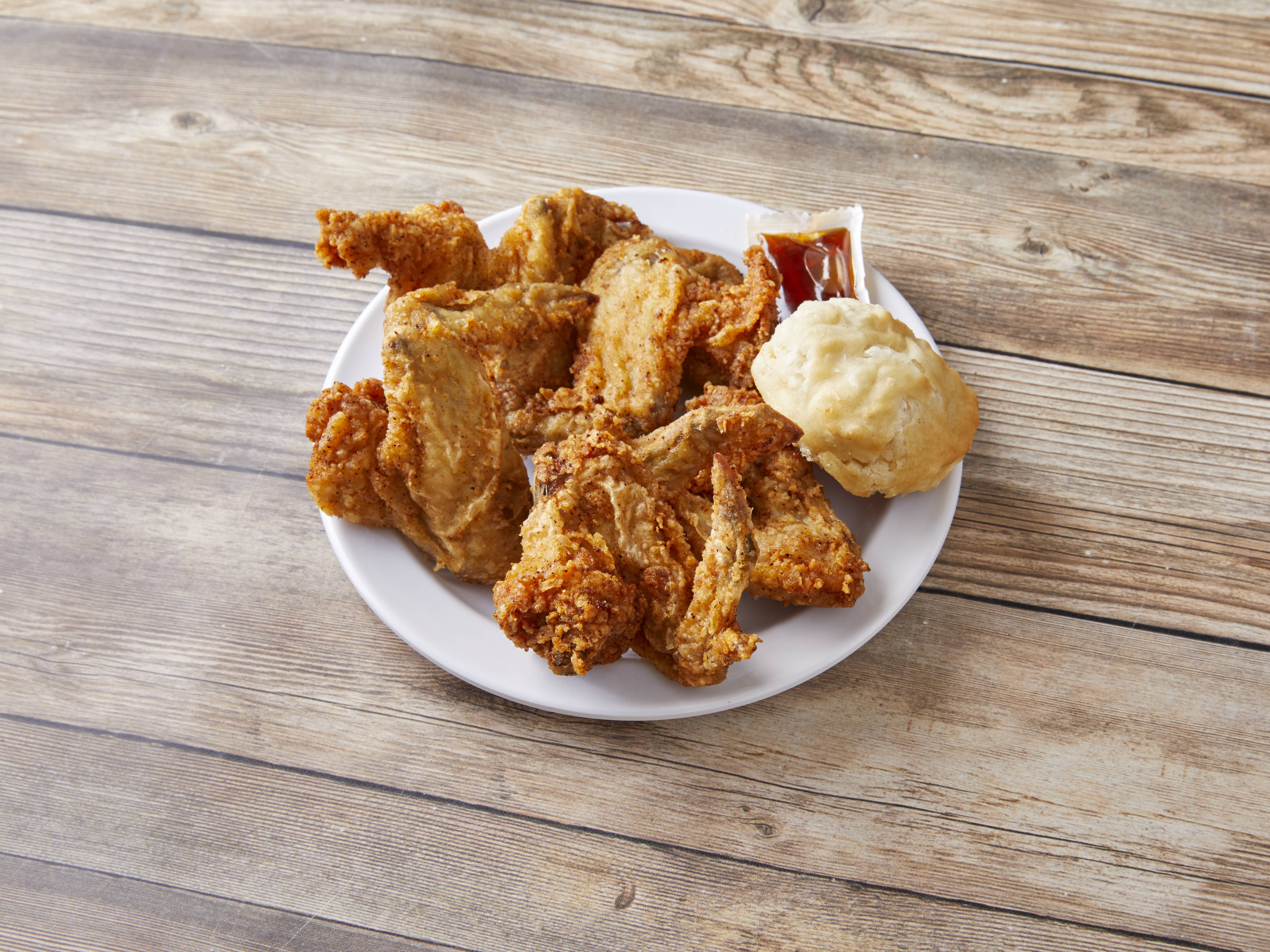 Order 5 piece Chicken Wings food online from Family Fried Chicken store, Ypsilanti on bringmethat.com