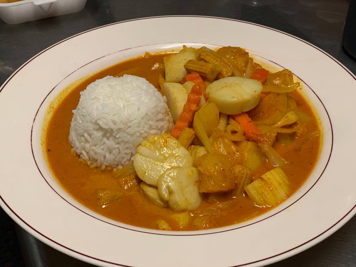 Order Yellow Curry food online from Thai Time store, Worcester on bringmethat.com