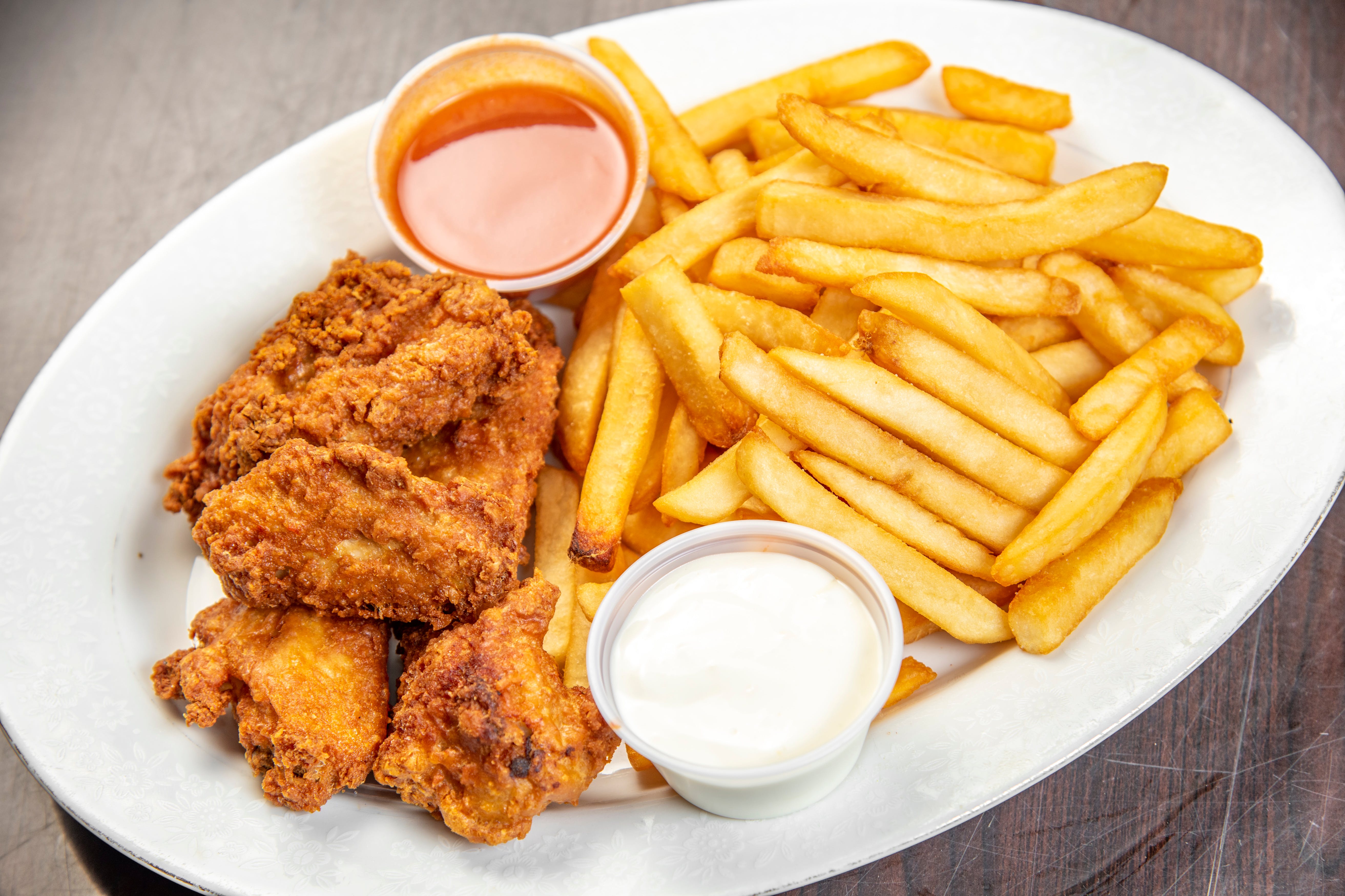 Order Buffalo Wings - Appetizer food online from Ciccios Pizza store, Brooklyn on bringmethat.com