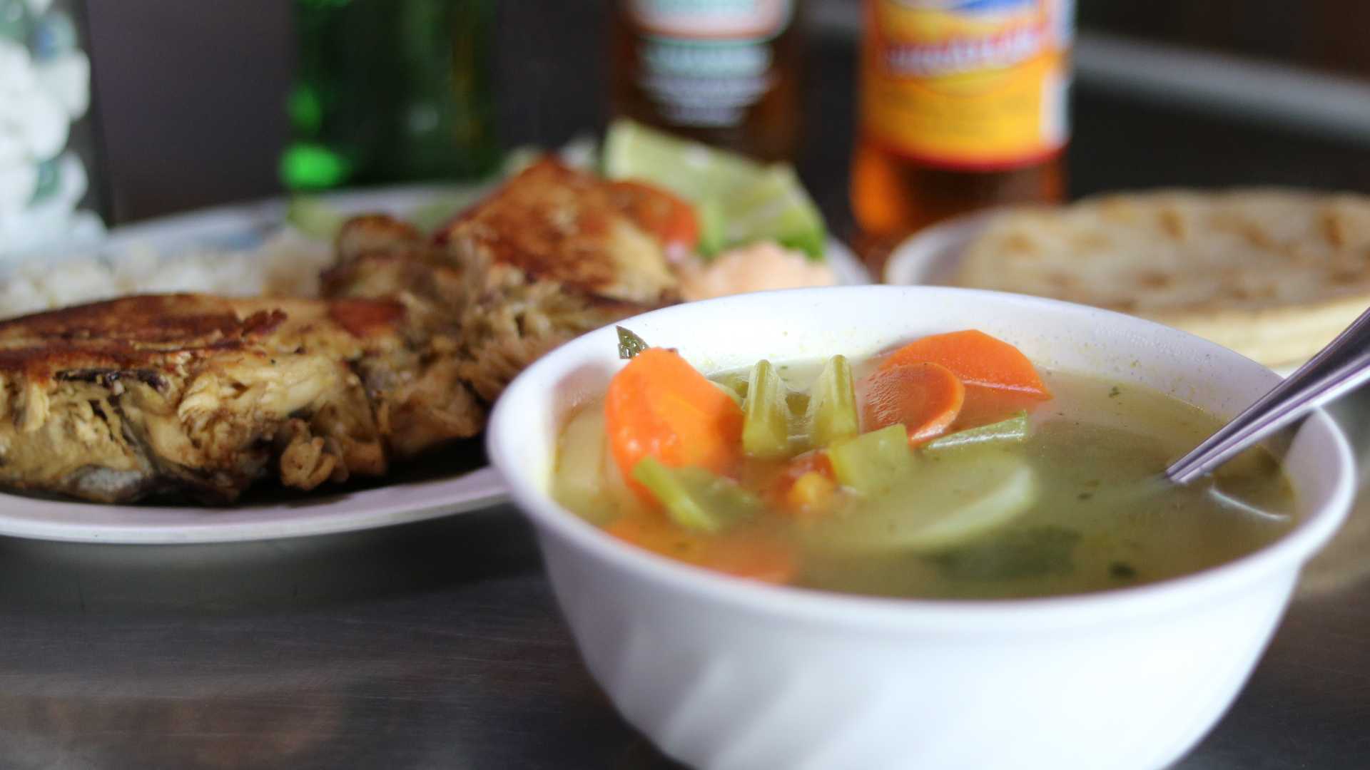 Order Caldo de Gallina India / Home-Raised Chicken Soup food online from Naomi Pupuseria & Restaurant store, Los Angeles on bringmethat.com