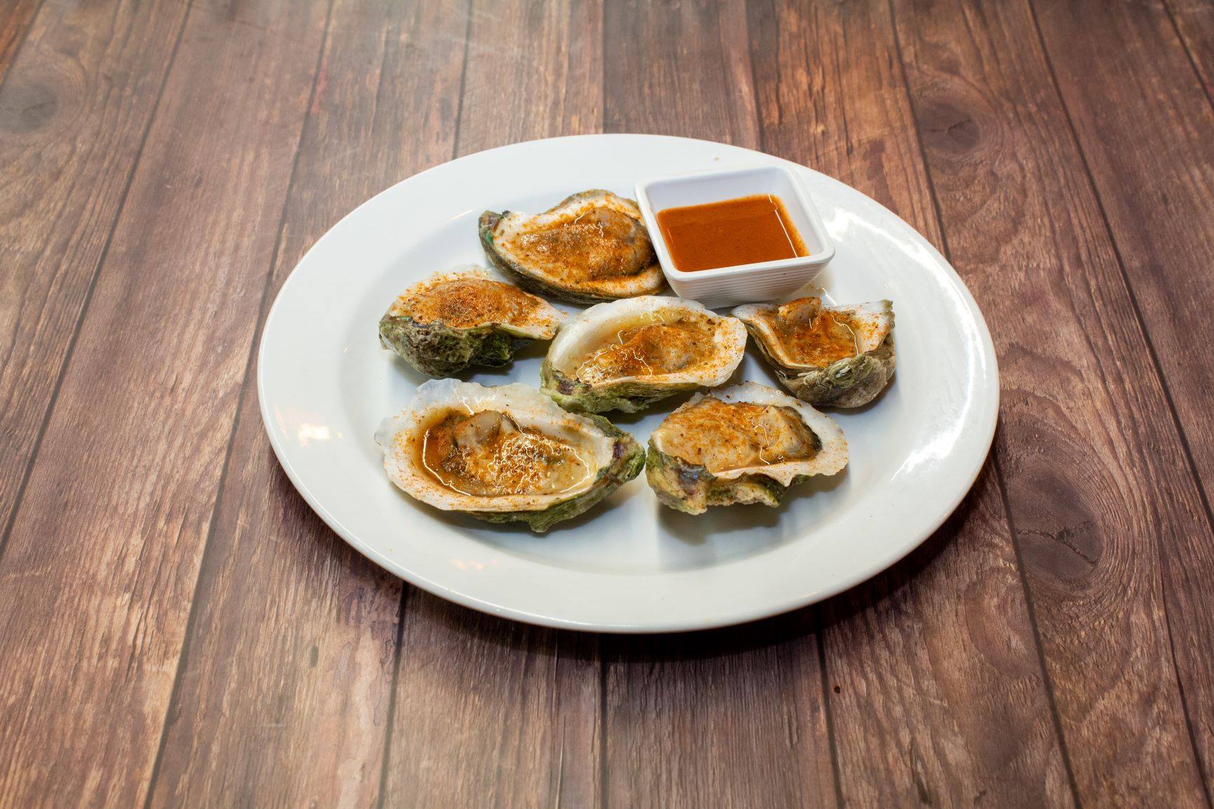 Order 6 Oysters Half Shell food online from Phenomenal Seafood store, Austell on bringmethat.com