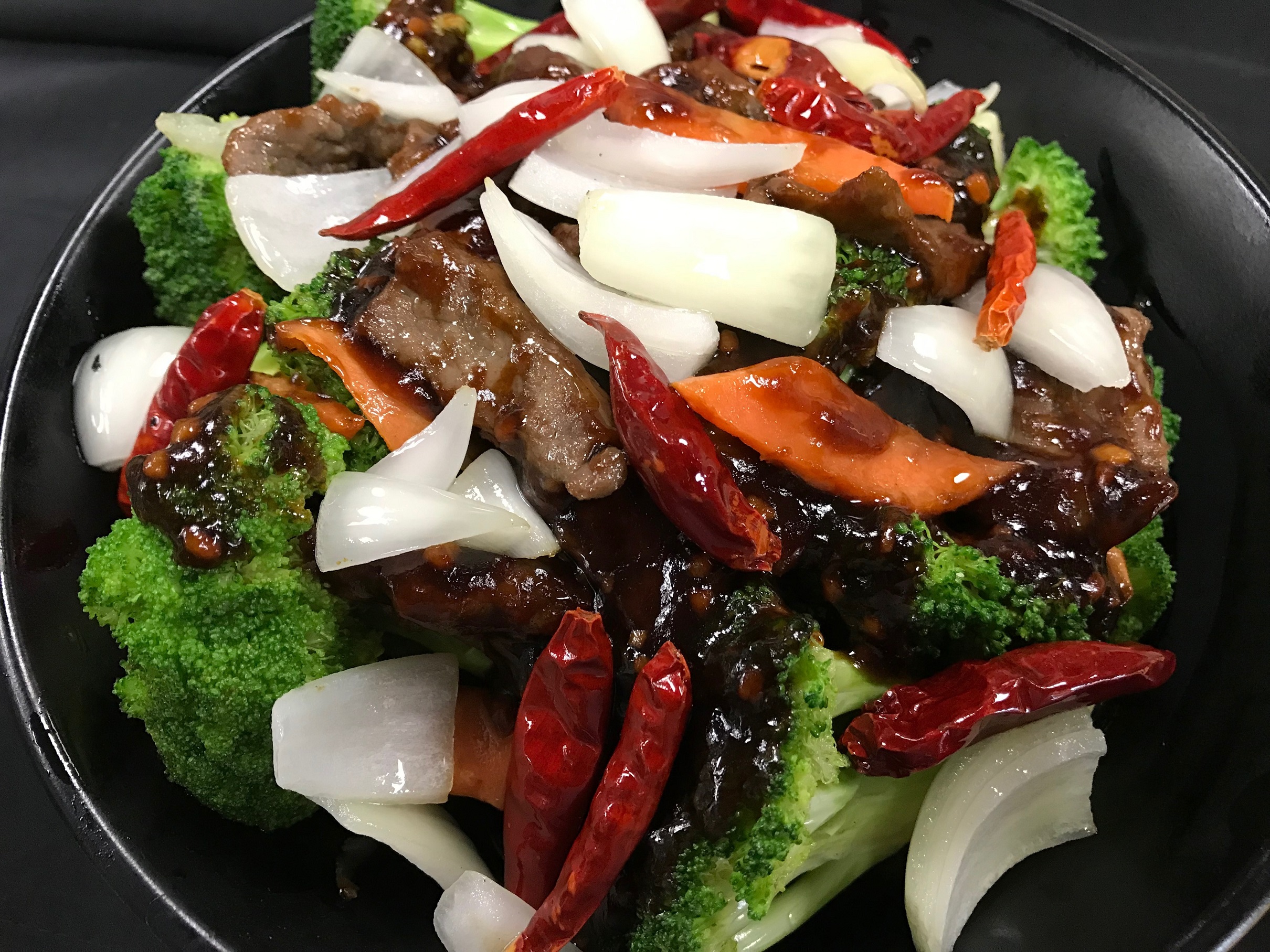 Order Beef with Hot Garlic Sauce food online from Happy Panda store, Oxnard on bringmethat.com