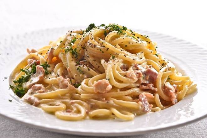 Order Spaghetti Carbonara Pasta food online from Freddy Pasta And Pizza store, Gaithersburg on bringmethat.com