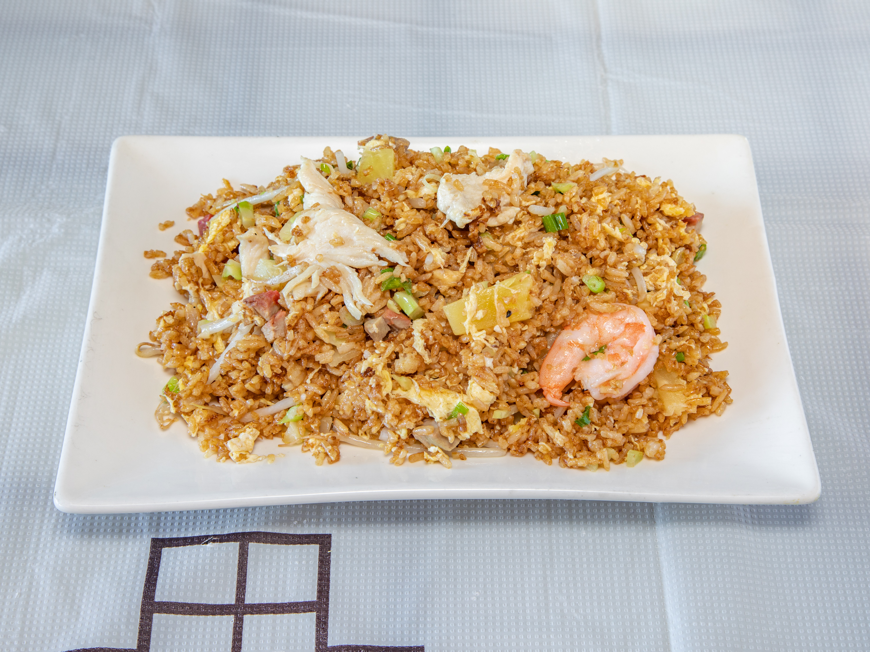 Order Pineapple Fried Rice food online from Bamboo Cafe store, Glendale on bringmethat.com