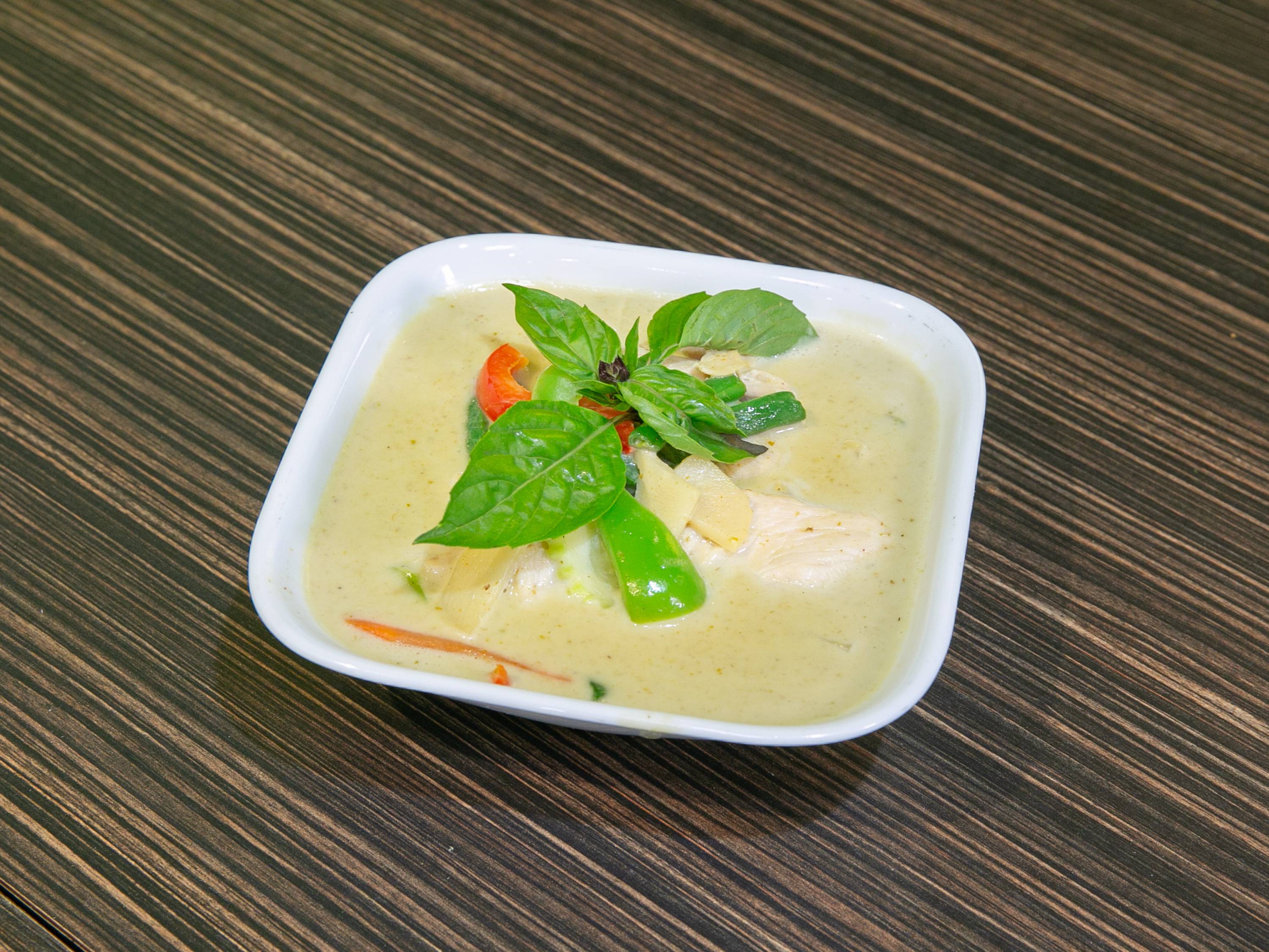 Order 67. Green Curry food online from The thai grill & noodle bar store, Chicago on bringmethat.com