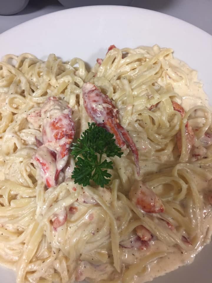Order Creamy Pasta Alfredo with Lobster - Italian Specialties food online from Fat Cat Grill & Bar store, Norwich on bringmethat.com