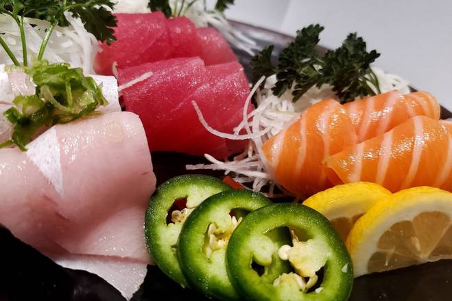 Order Mixed sashimi (15 pcs) food online from Sake 2 Me Sushi store, Tustin on bringmethat.com