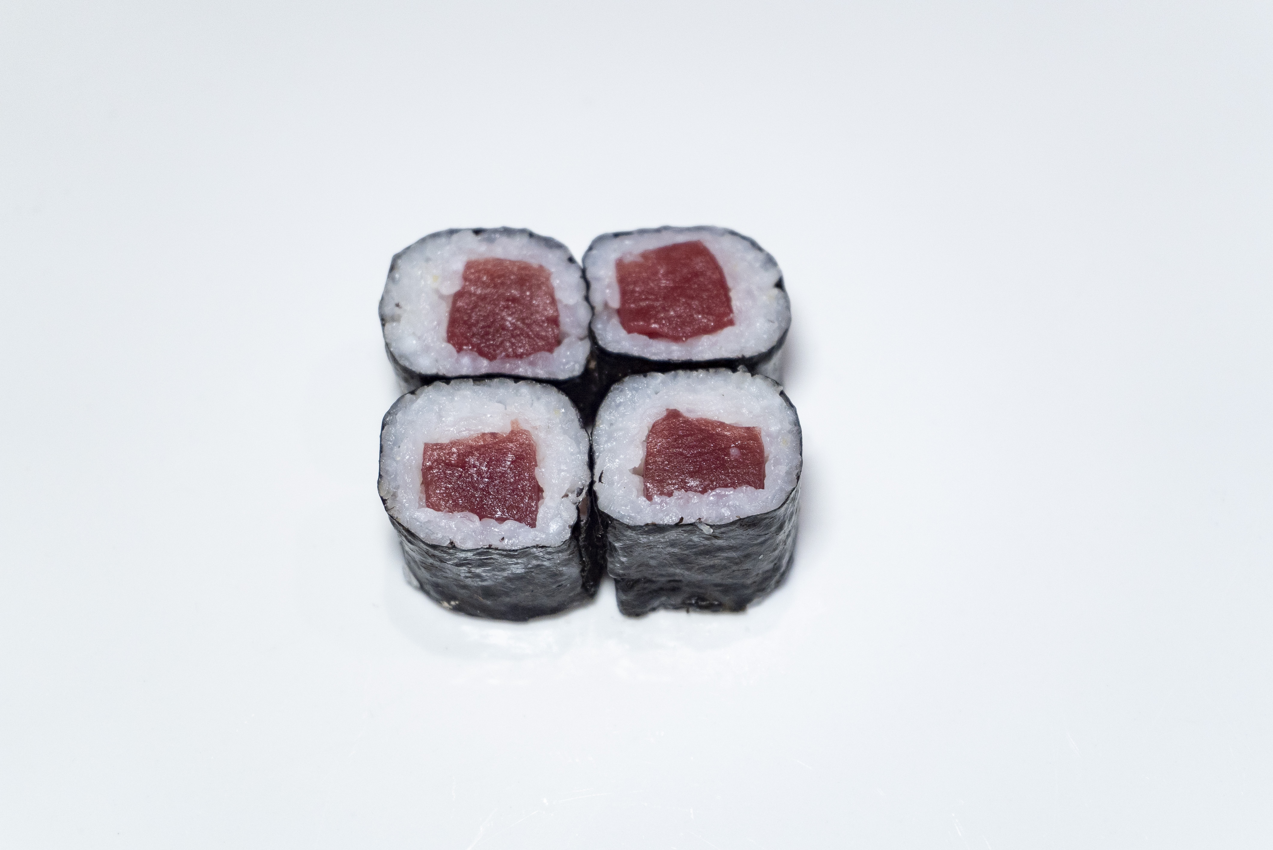 Order Tuna Roll food online from Zutto Japanese American Pub store, New York on bringmethat.com