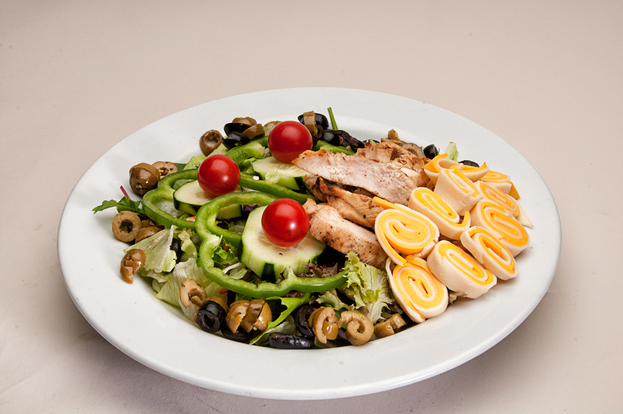 Order Grilled Chicken Salad food online from Barraco's Pizza store, Evergreen Park on bringmethat.com