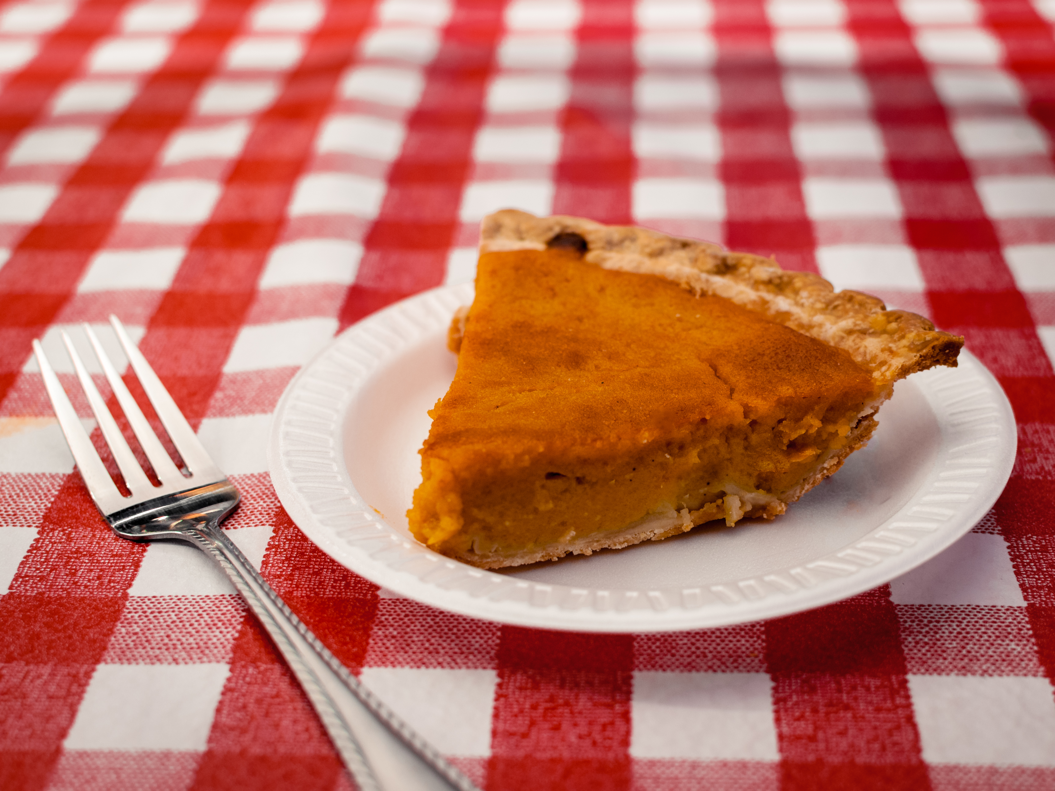 Order Sweet Potato Pie food online from Gus World Famous Fried Chicken store, Chicago on bringmethat.com