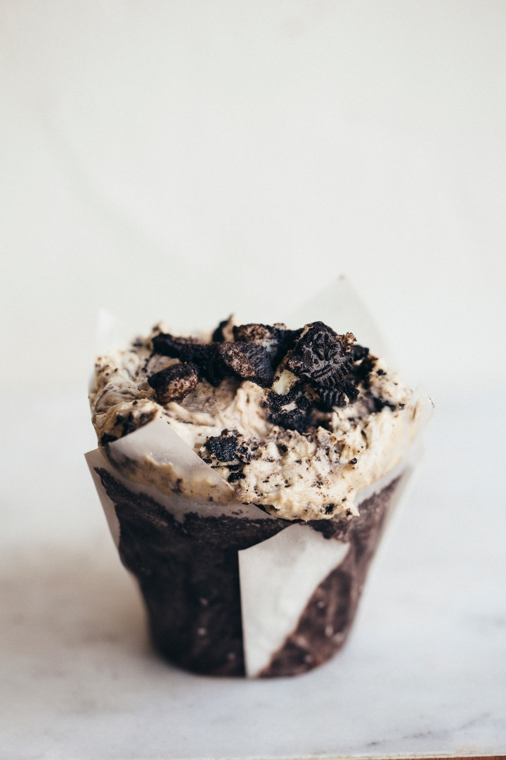 Order Vegan Oreo Cupcake food online from Baked & Wired store, Washington on bringmethat.com