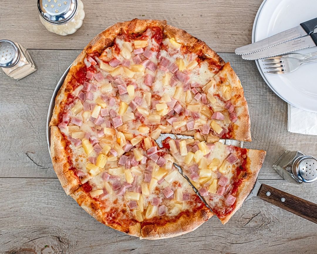 Order Hawaiian Pizza food online from 3 Brothers Pizza Cafe store, Farmingdale on bringmethat.com