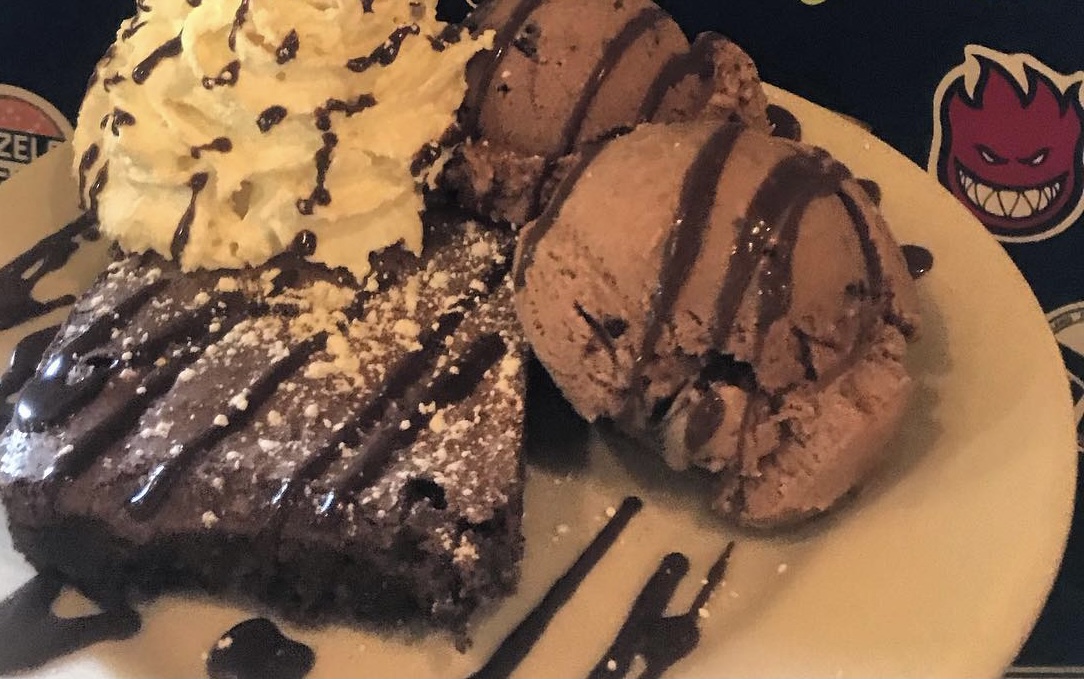 Order Homemade Brownie Sundae food online from Flatbread Company store, Canton on bringmethat.com