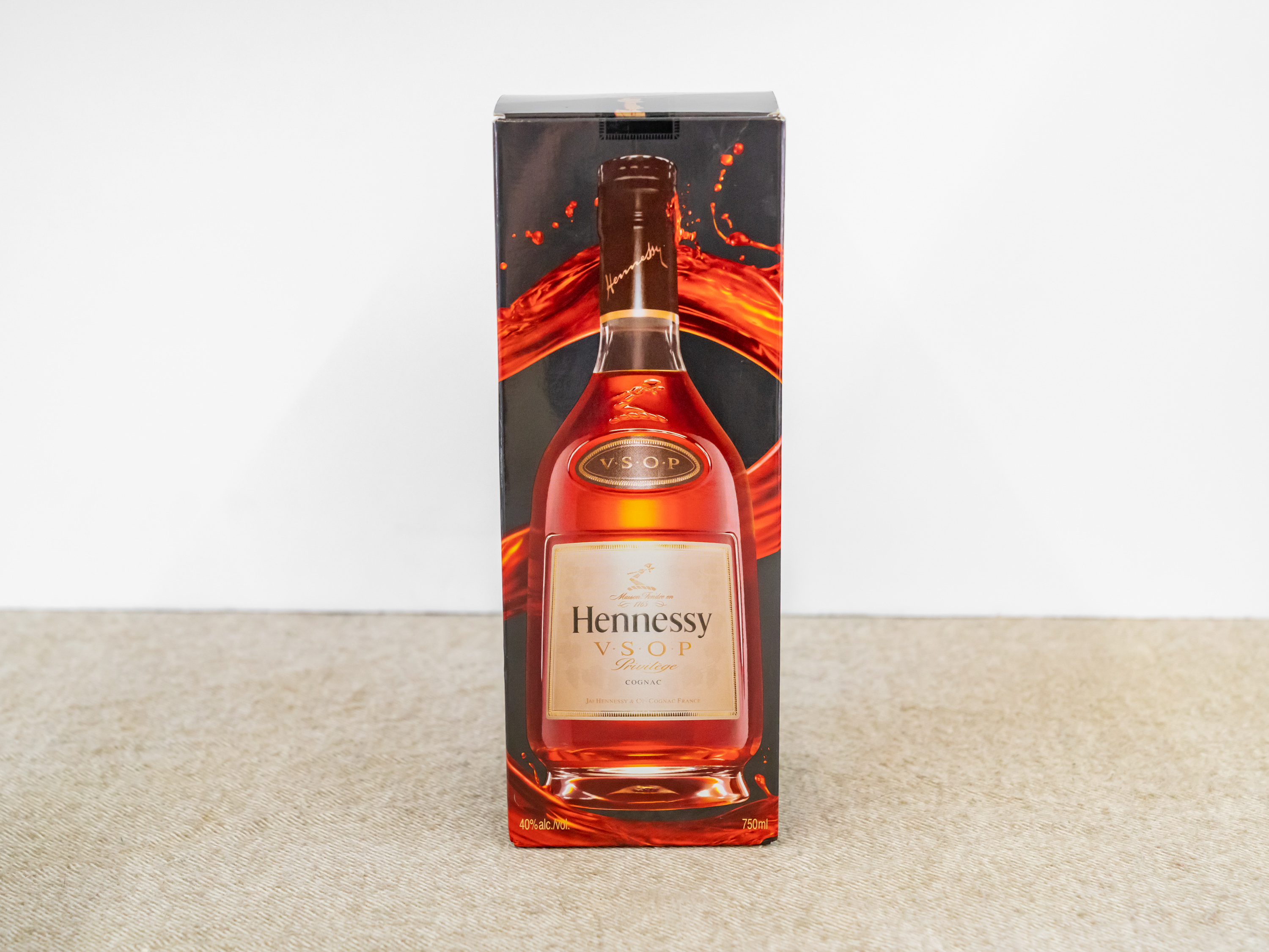 Order 750 ml Hennessy VS Cognac food online from Meta Market store, Ventura on bringmethat.com