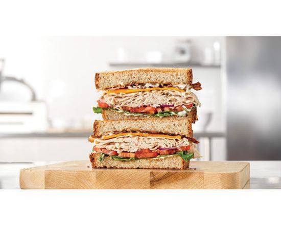 Order ROAST TURKEY RANCH & BACON SANDWICH food online from Arby's store, Chicago on bringmethat.com