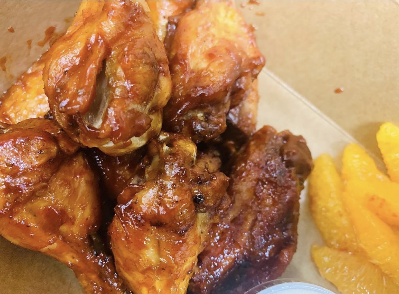 Order 9 Pc Wings  food online from Leslie's Kitchen store, Brooklyn on bringmethat.com