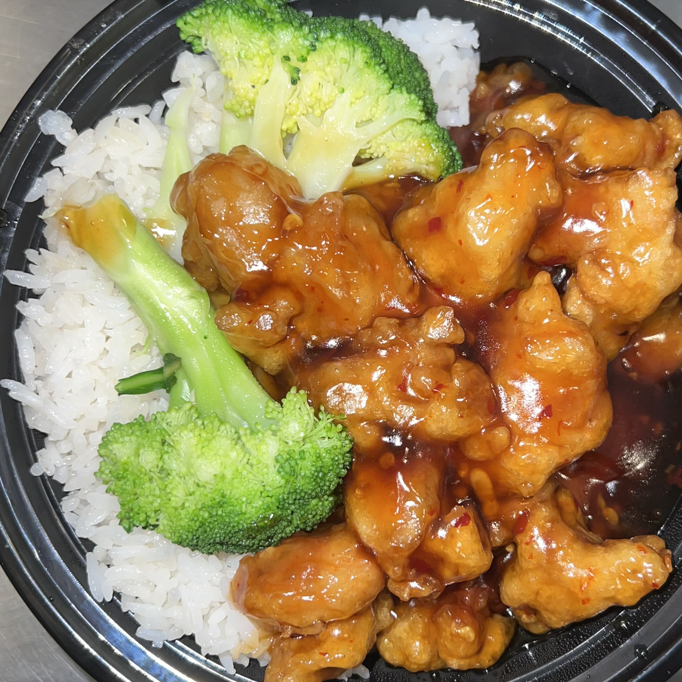 Order L19. General Tso's Chicken Lunch food online from Micky Chinese Restaurant store, Gaithersburg on bringmethat.com