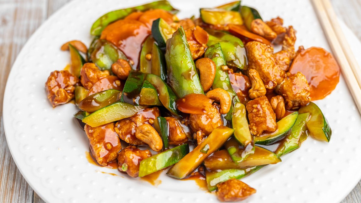 Order 10. Cashew Nut Chicken food online from Dragon Express store, Mesa on bringmethat.com