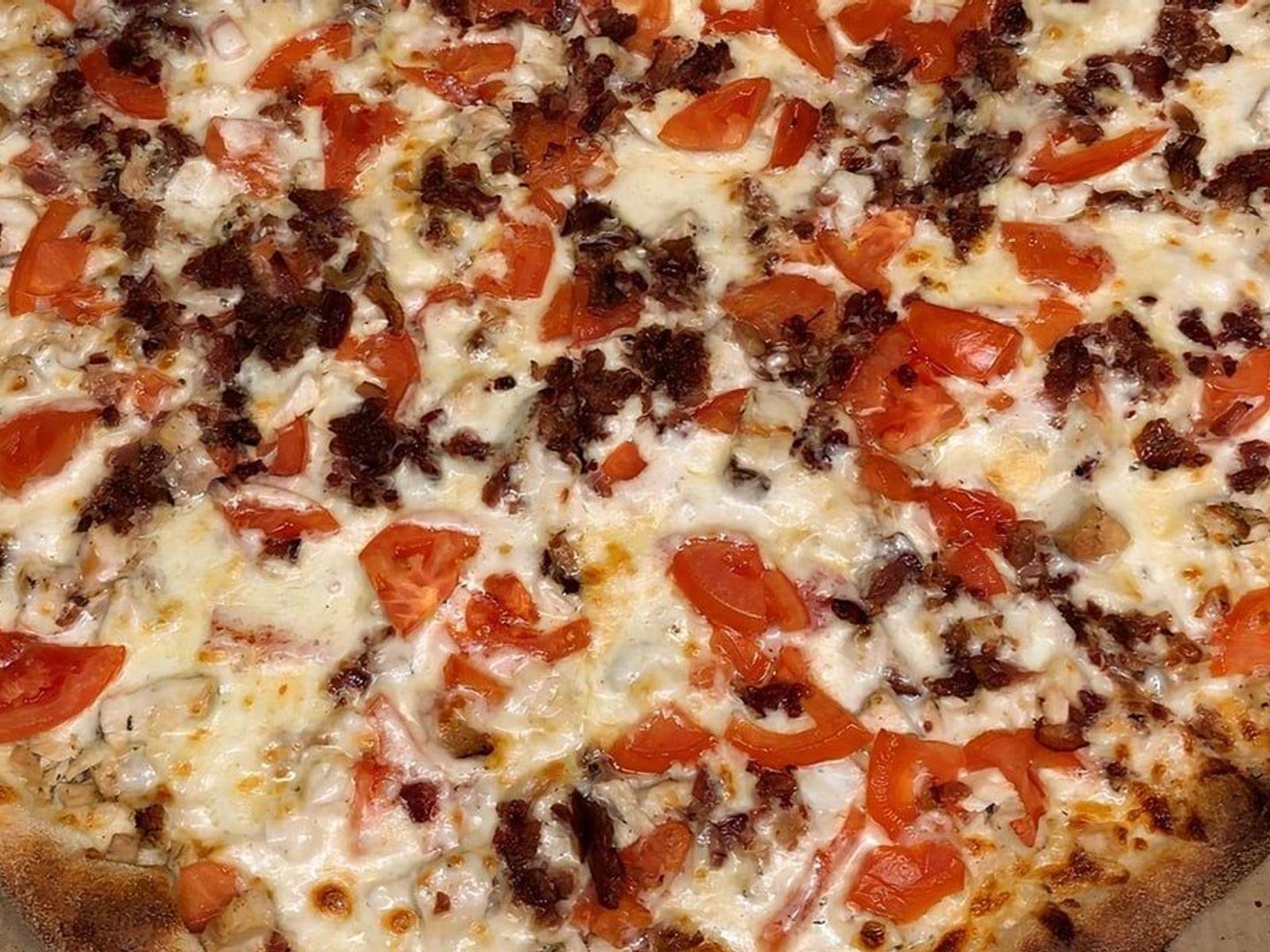 Order Chicken Bacon Ranch Tomato food online from Lisa's Family Pizzeria store, Melrose on bringmethat.com