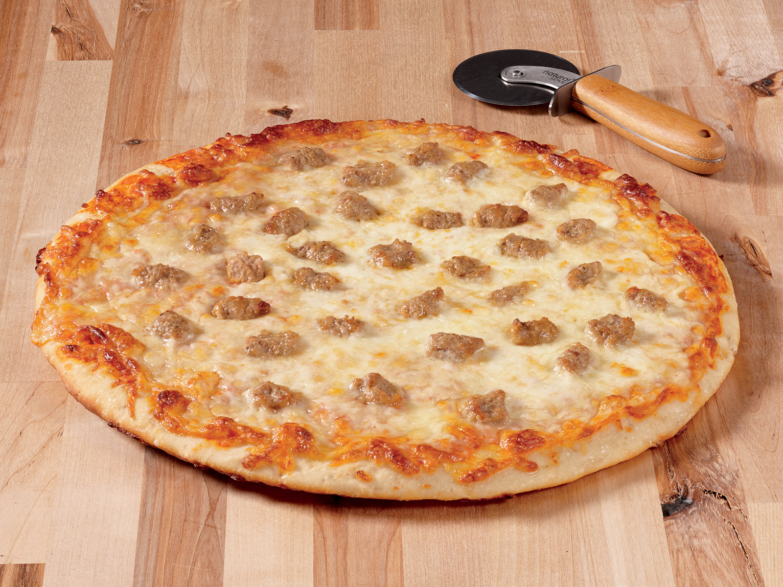 Order Pizza - Hot food online from Hy-Vee Mealtime store, Council Bluffs on bringmethat.com