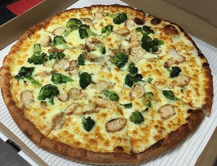 Order Chicken & Broccoli Pizza - Small 10'' food online from Rizzo's Roast Beef & Pizza store, Lowell on bringmethat.com