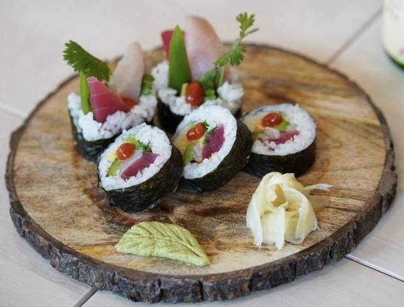 Order Summer roll food online from Ichiban Ramen Sushi store, Homer Glen on bringmethat.com