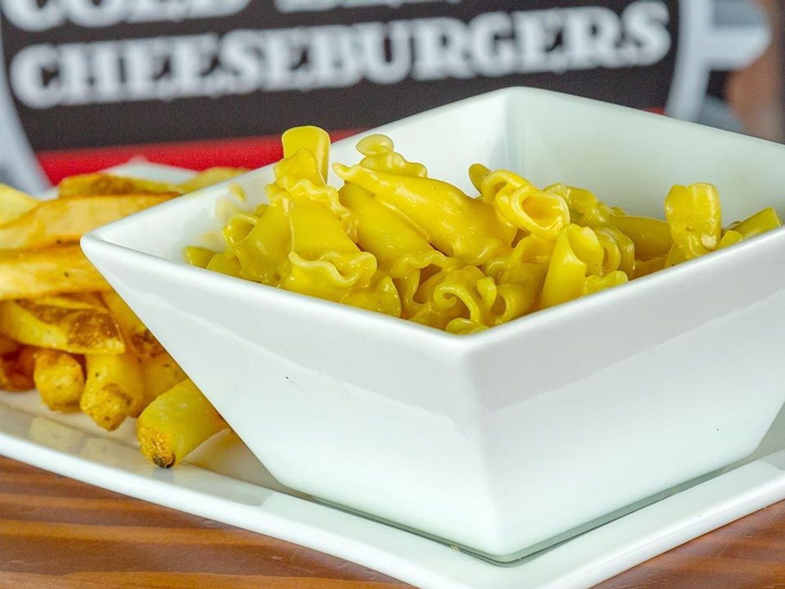 Order Mmmac & Cheese food online from Cold Beers & Cheeseburgers store, Peoria on bringmethat.com