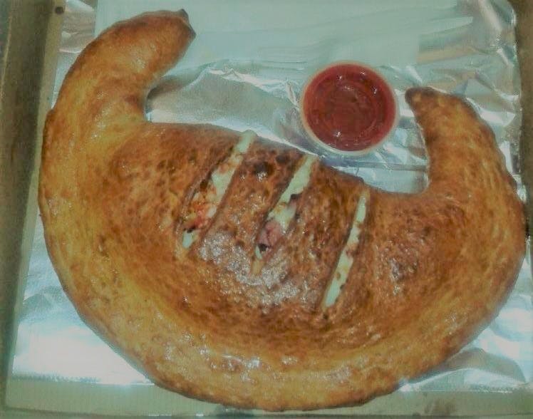 Order Regular Calzone - Calzone food online from Best Pizza & Wings store, College Park on bringmethat.com