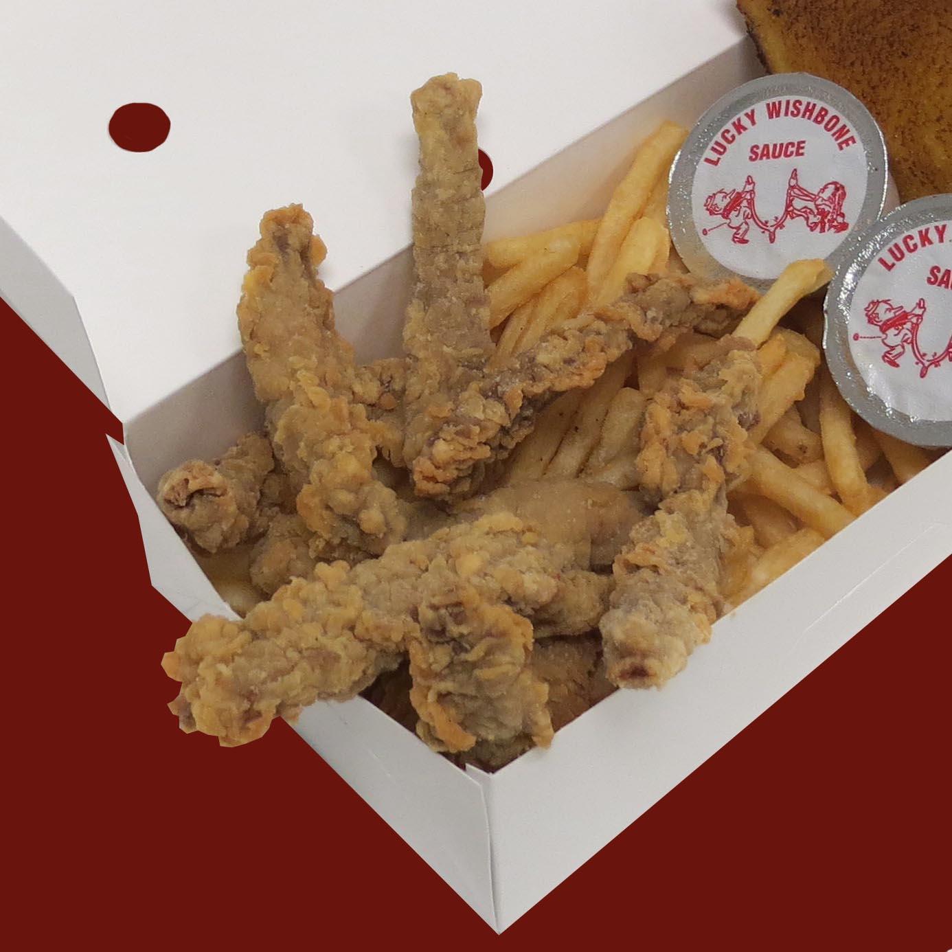 Order 8 pc Pop Steakfinger Dinner food online from Lucky Wishbone store, Tucson on bringmethat.com