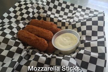 Order 5 Piece Mozzarella Sticks food online from Mr. Sizzles Curbside store, Stafford on bringmethat.com