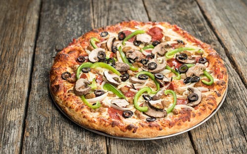Order House Special Pizza - Personal 10" food online from Native Grill & Wings store, Laveen Village on bringmethat.com