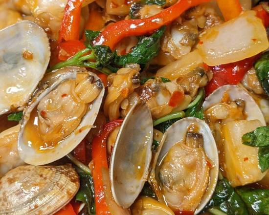 Order Stir Fried Clams with Chili Paste (Hoi Lai Prik Prow) food online from Rice Pot Thai Restaurant store, New Haven on bringmethat.com