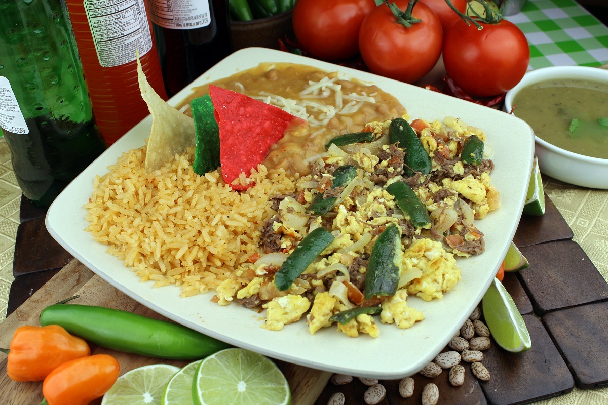 Order Machaca  food online from Chef Ladis Mexican Restaurant store, Pico Rivera on bringmethat.com