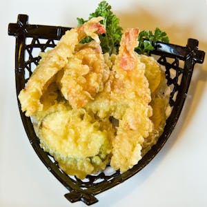 Order Mixed Tempura Appetizer (Shrimp & Veggie)  food online from Sushi Ya store, Pasadena on bringmethat.com