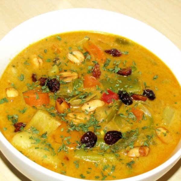 Order Vegetable Korma Dinner food online from India's Grill store, Los Angeles on bringmethat.com