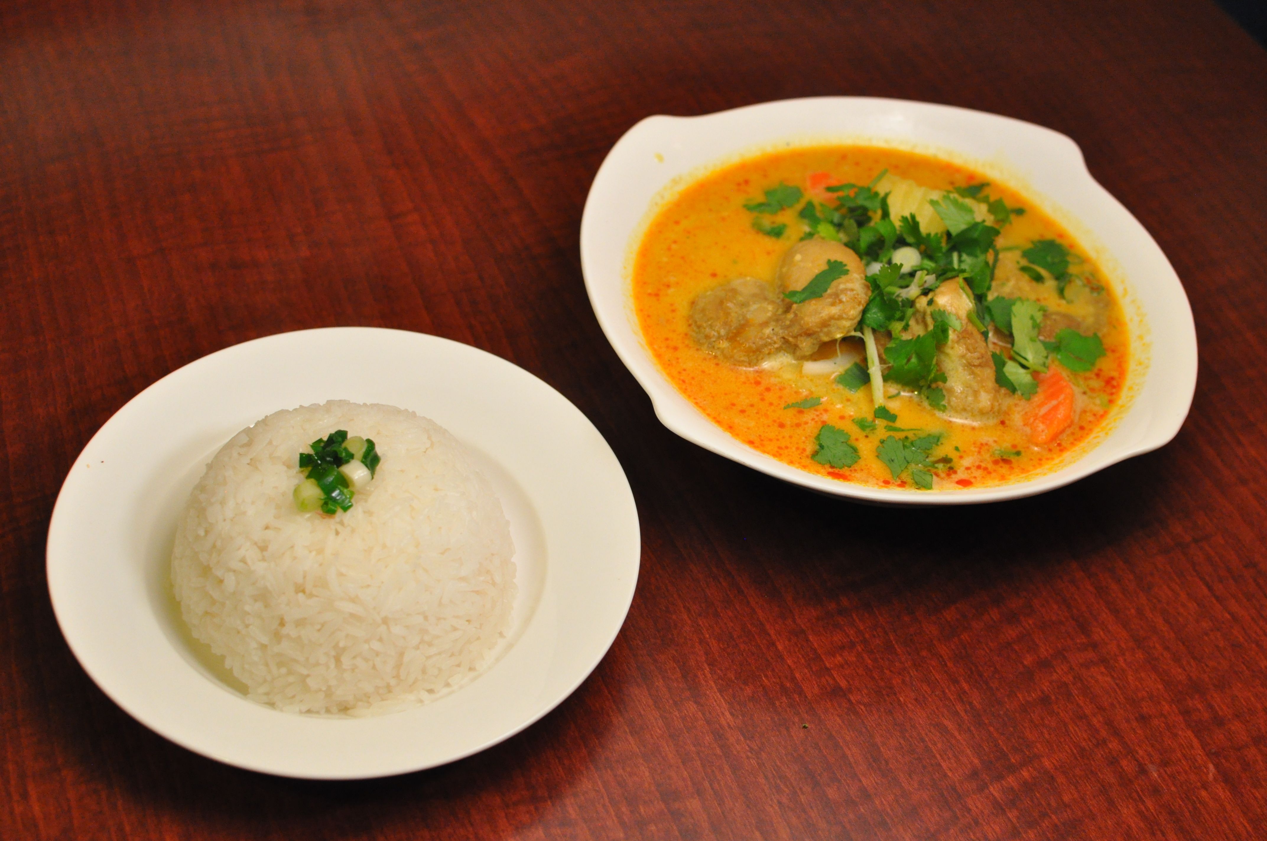 Order D6. Vietnamese Chicken Curry Platter food online from Dang Vietnamese Restaurant store, Bend on bringmethat.com