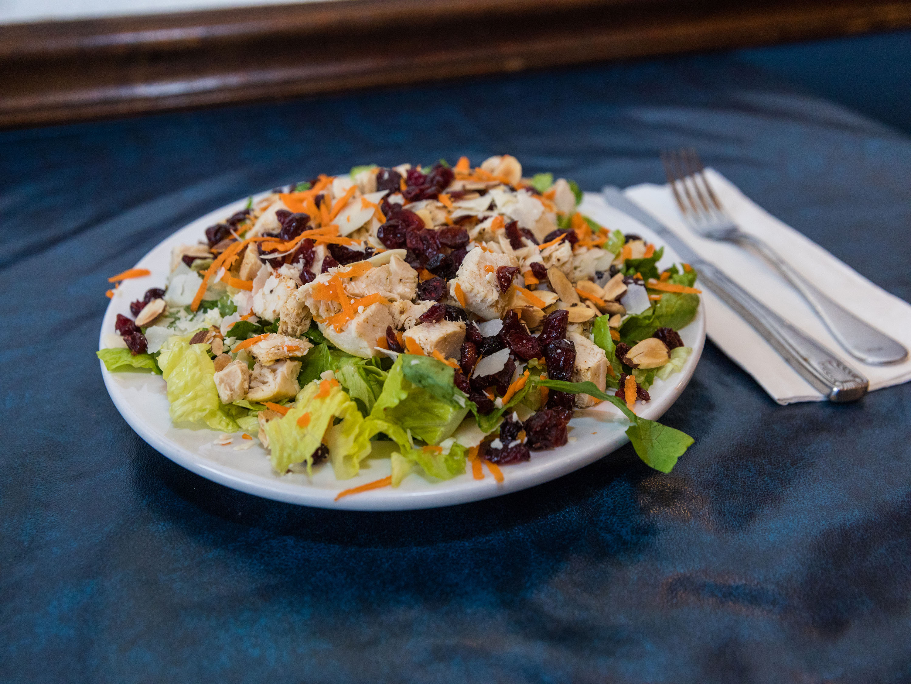 Order Chicken Cranberry Salad food online from Bluffington Cafe store, Lake Bluff on bringmethat.com