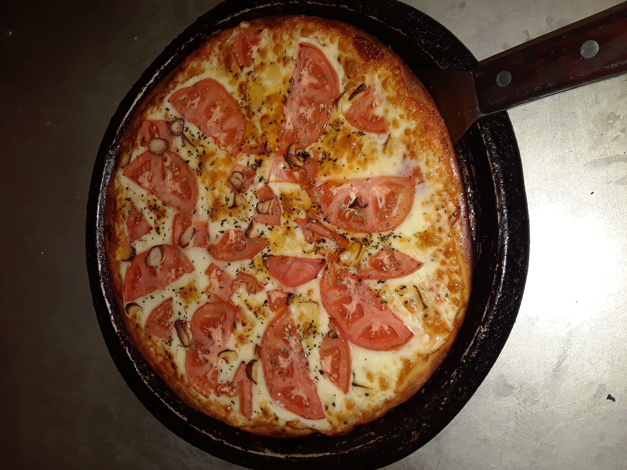 Order Tomato and Garlic Pizza food online from Pizza Bella store, Akron on bringmethat.com