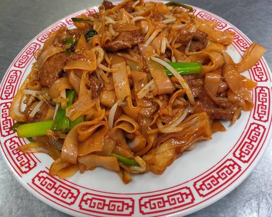 Order Beef with Fried Rice Noodles (Chow Fun) food online from Panda Garden store, Long Beach on bringmethat.com