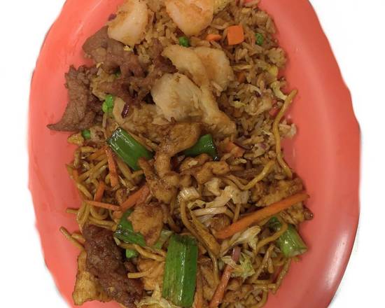 Order Fried Rice with Lo Mein food online from Hunan Cafe store, Pittsburgh on bringmethat.com