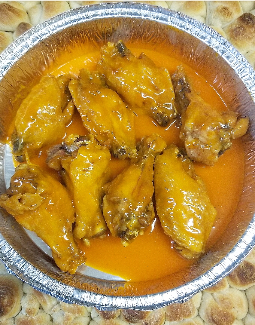 Order 8 Buffalo Wings food online from Pizza Mia store, Newburgh on bringmethat.com