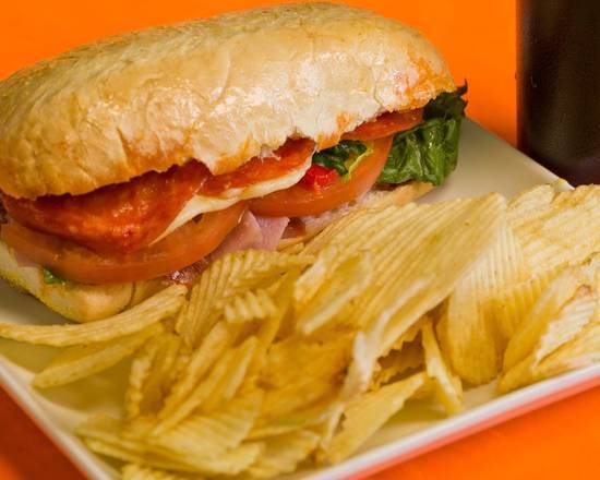 Order Italian Sandwich & Chips food online from Druid City Deli store, tuscaloosa on bringmethat.com