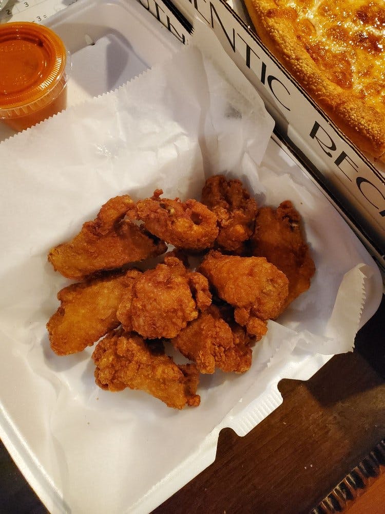 Order Chicken Wings - 8 Pieces food online from Rizzo's Roast Beef & Pizza store, Lowell on bringmethat.com