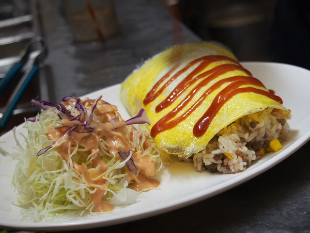 Order K-36A. Fried Rice Omelet (오무라이스/蛋包饭) food online from Restaurant Namsan store, Los Angeles on bringmethat.com