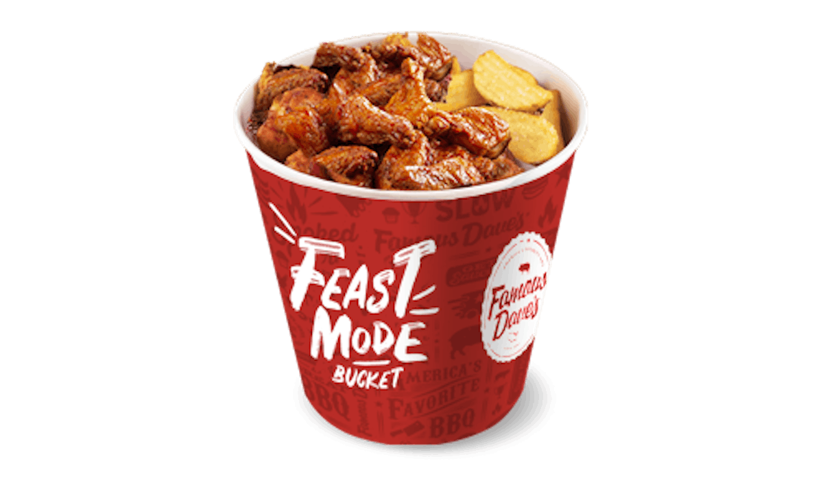 Order Traditional Wing Bucket  food online from Famous Dave's store, Saint Paul on bringmethat.com