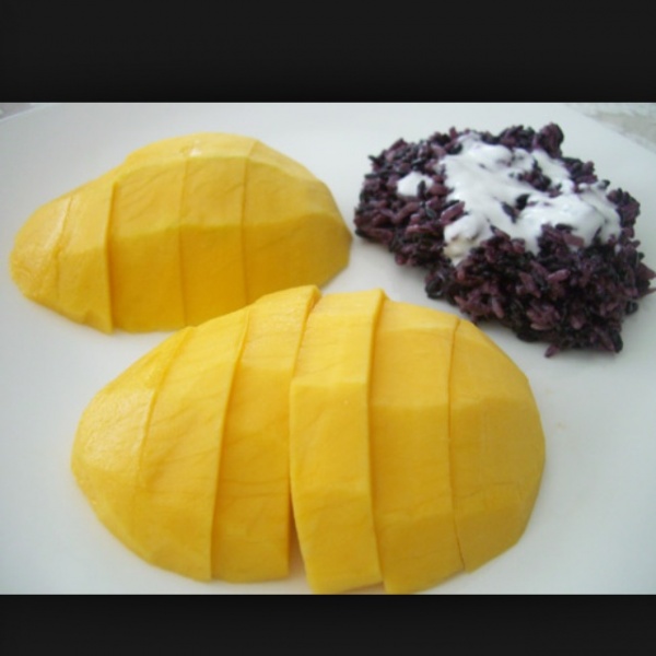 Order Mango Sticky Rice food online from The Patio Fine Thai Cuisine store, Seattle on bringmethat.com