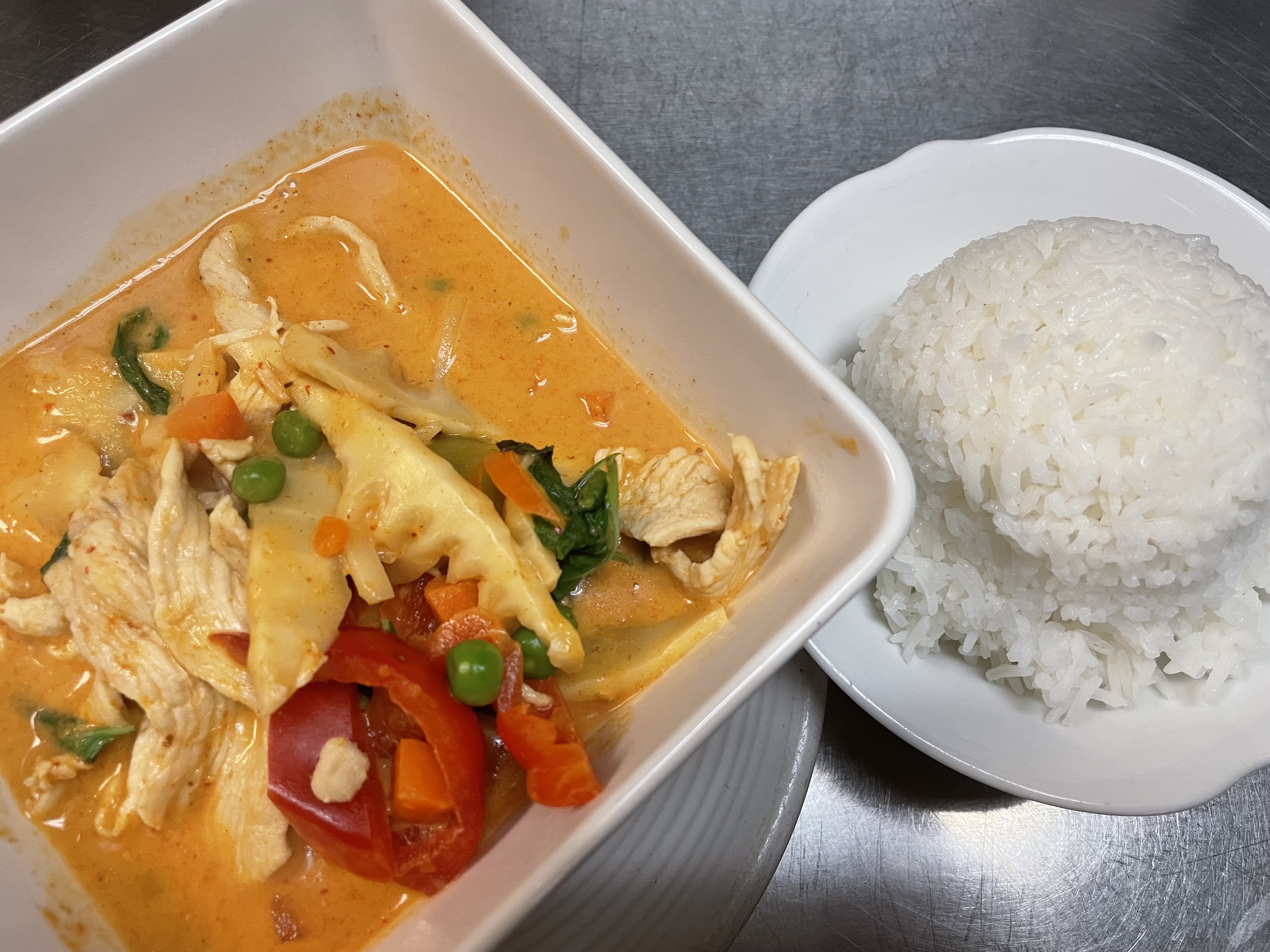 Order Red Curry food online from Aroi Thai store, San Diego on bringmethat.com