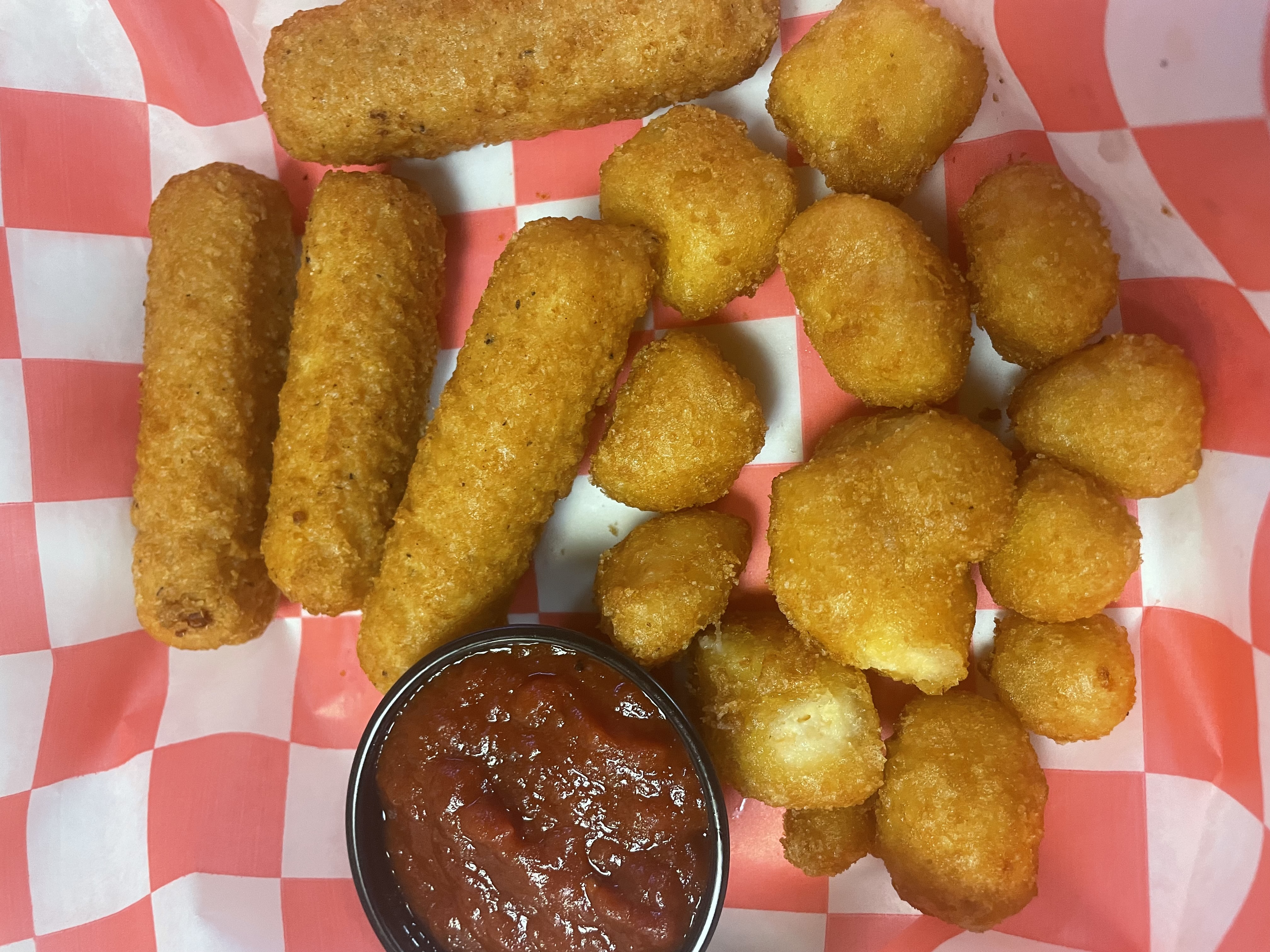 Order Mozzarella Sticks & Curds food online from Billie Burgers And Beers store, Lebanon on bringmethat.com
