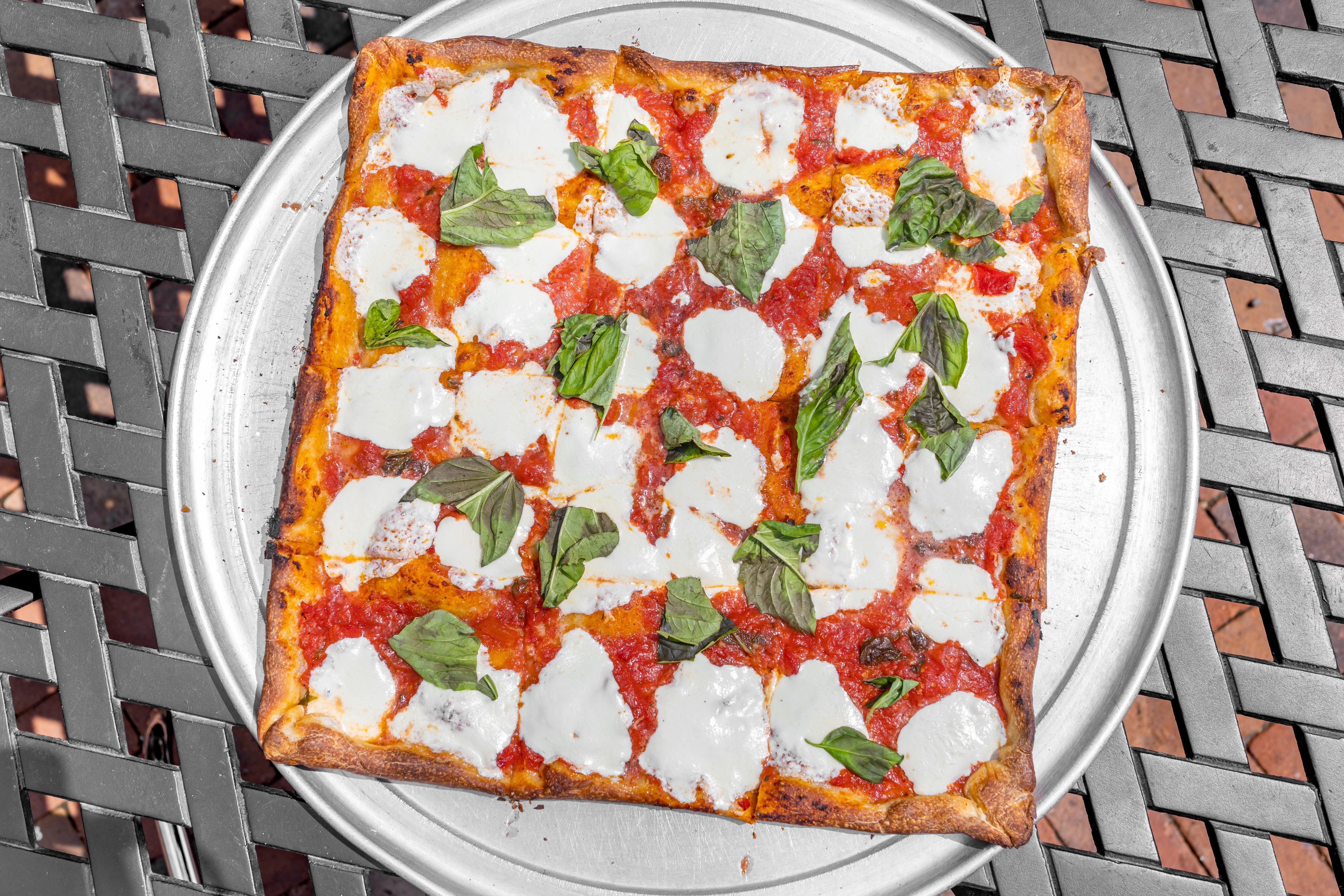 Order Cold Margherita Pizza - 16" food online from Forte Pizzeria store, Randolph on bringmethat.com