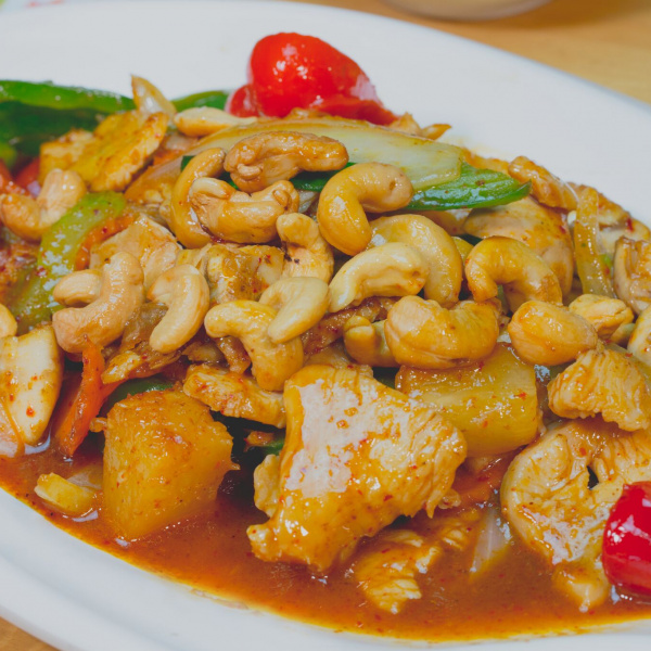 Order R1. Cashew Nuts Stir Fry food online from Mango thai cuisine store, West Newton on bringmethat.com